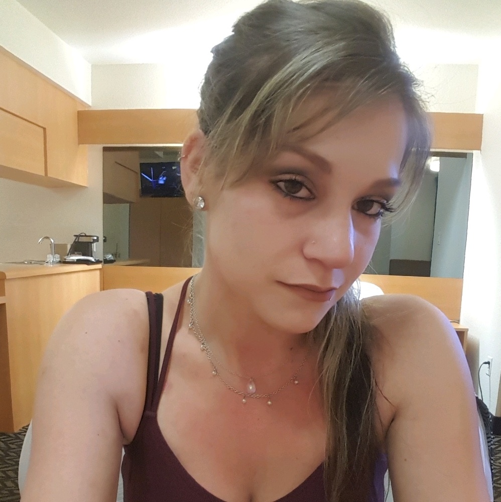 Meet your Posher, Marissa